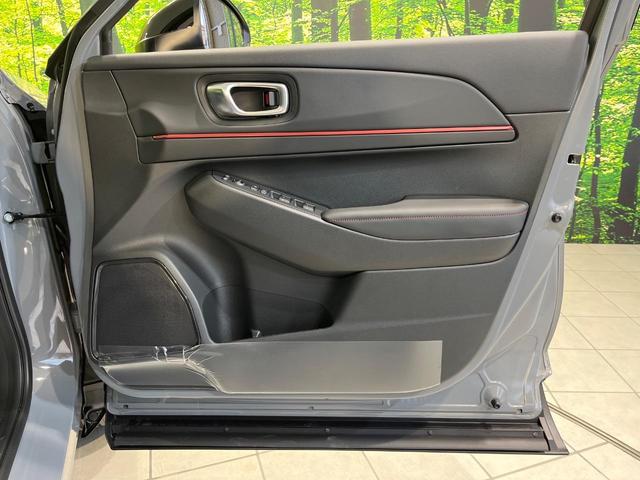 ヴェゼル ｅ：ＨＥＶ　ＲＳ　純正９インチナビ　全周囲カメラ　ホンダセンシング　アダプティブクルーズコントロール　クリアランスソナー　オートマチックハイビーム　シートヒーター　パワーバックドア　フルセグＴＶ　ＥＴＣ（49枚目）