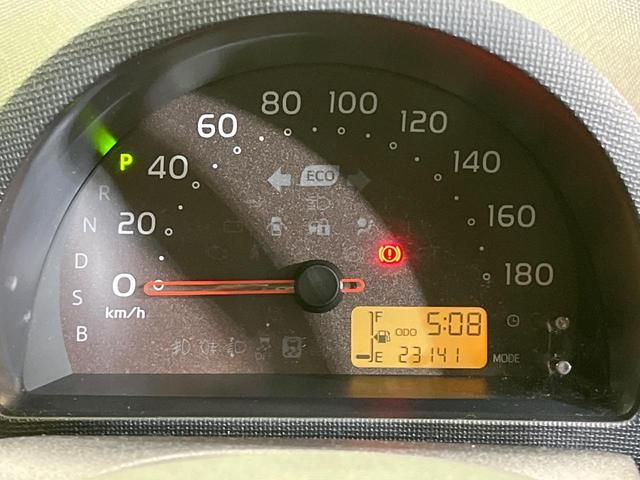 パッソ Ｘ　クツロギ　純正ナビ　バックカメラ　禁煙車　スマートキー　ＥＴＣ　Ｂｌｕｅｔｏｏｔｈ　ＣＤ　スペアタイヤ　パワーウィンドウ　プライバシーガラス　ドアバイザー（22枚目）