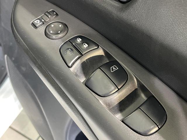 セレナ ハイウェイスターＶ　純正１０インチナビ　プロパイロット　全周囲カメラ　両側パワースライドドア　衝突軽減システム　クリアランスソナー　オートマチックハイビーム　ＬＥＤヘッドライト　左右独立オートエアコン（33枚目）