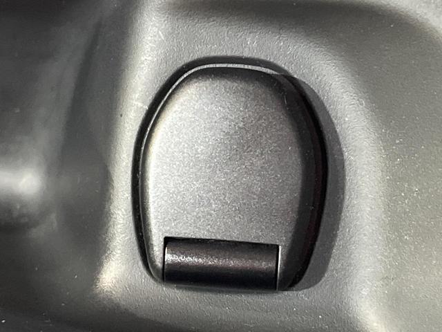 セレナ ハイウェイスターＶ　純正１０インチナビ　プロパイロット　全周囲カメラ　両側パワースライドドア　衝突軽減システム　クリアランスソナー　オートマチックハイビーム　ＬＥＤヘッドライト　左右独立オートエアコン（34枚目）