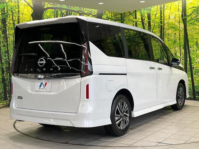 セレナ ハイウェイスターＶ　登録済未使用車　純正２．３インチナビ　全周囲カメラ　両側電動スライドドア　衝突軽減システム　プロパイロット　ＥＴＣ　ブラインドスポットモニター　デジタルインナーミラー　コーナーセンサー（17枚目）