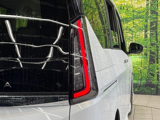 セレナ ハイウェイスターＶ　登録済未使用車　純正２．３インチナビ　全周囲カメラ　両側電動スライドドア　衝突軽減システム　プロパイロット　ＥＴＣ　ブラインドスポットモニター　デジタルインナーミラー　コーナーセンサー（36枚目）