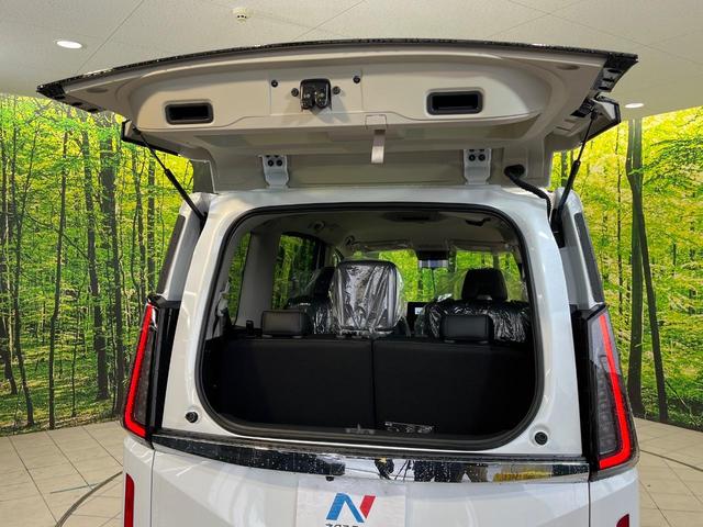 セレナ ハイウェイスターＶ　登録済未使用車　純正２．３インチナビ　全周囲カメラ　両側電動スライドドア　衝突軽減システム　プロパイロット　ＥＴＣ　ブラインドスポットモニター　デジタルインナーミラー　コーナーセンサー（40枚目）