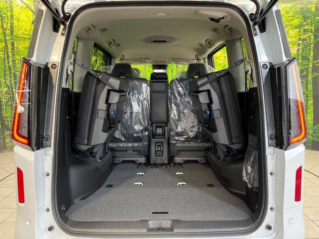 セレナ ハイウェイスターＶ　登録済未使用車　純正２．３インチナビ　全周囲カメラ　両側電動スライドドア　衝突軽減システム　プロパイロット　ＥＴＣ　ブラインドスポットモニター　デジタルインナーミラー　コーナーセンサー（42枚目）