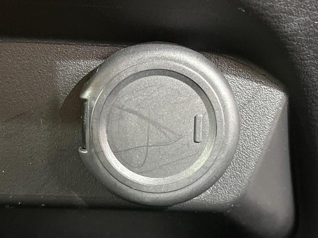 ノート Ｘ　ＳＤナビ　バックカメラ　衝突被害軽減システム　ＥＴＣ　スマートキー　クリアランスソナー　オートライト　Ｂｌｕｅｔｏｏｔｈ接続　電動格納ミラー　オートエアコン　盗難防止システム　衝突安全ボディ（33枚目）