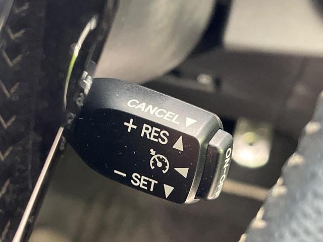 アクア Ｇ　Ｇ’ｓ　純正ＳＤナビ　バックカメラ　禁煙車　ハーフレザーシート　スマートキー　ＬＥＤヘッド　ビルトインＥＴＣ　クルコン　純正１７インチアルミ　オートハイビーム　オートライト　オートエアコン（5枚目）