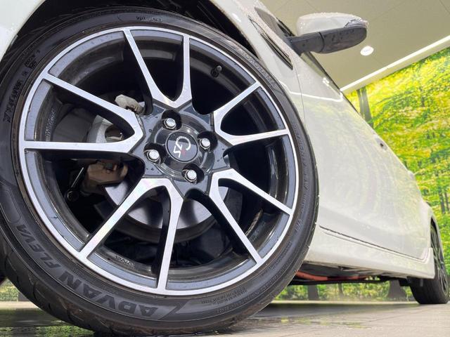 アクア Ｇ　Ｇ’ｓ　純正ＳＤナビ　バックカメラ　禁煙車　ハーフレザーシート　スマートキー　ＬＥＤヘッド　ビルトインＥＴＣ　クルコン　純正１７インチアルミ　オートハイビーム　オートライト　オートエアコン（13枚目）