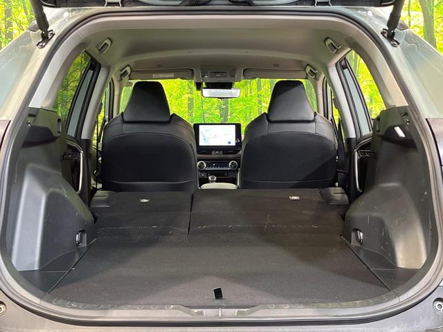 ���i�̂���������ʋ΁A���}���ɏ\���ȉ׎��X�y�[�X���m�ۂ��Ă���܂��B�Z�J���h�V�[�g��|���ƁA�傫�ȉו��̐ύڂ��\�ł���