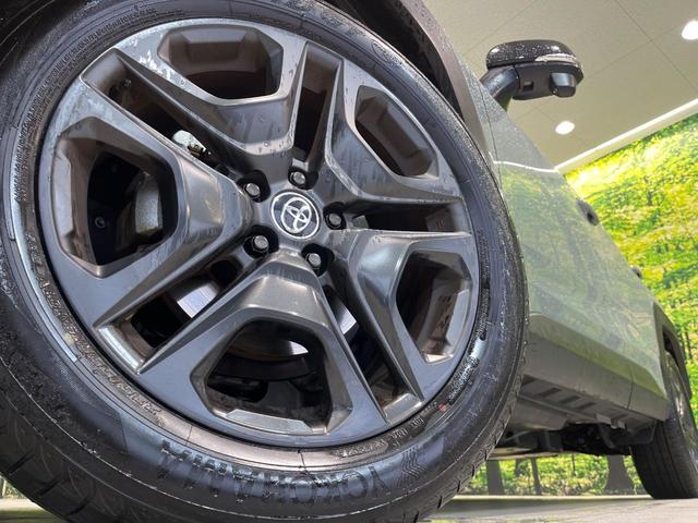 �y�����P�X�C���`�A���~�z�C�[���z�O�ςɃ}�b�`���������A���~�z�C�[���𑕒����Ă���܂��B�e��ЊO�A���~�z�C�[����A�X�^�b�h���X�^�C�����戵�����Ă���܂��B���񂲑��k����������