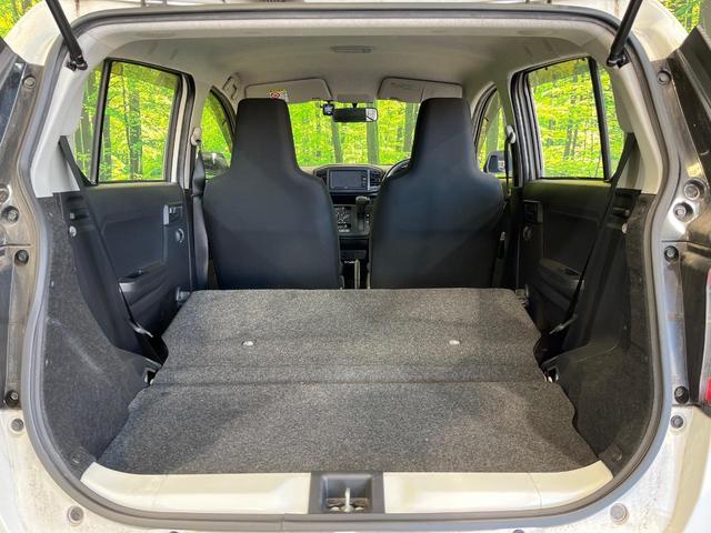 ���i�̂���������ʋ΁A���}���ɏ\���ȉ׎��X�y�[�X���m�ۂ��Ă���܂��B�Z�J���h�V�[�g��|���ƁA�傫�ȉו��̐ύڂ��\�ł���