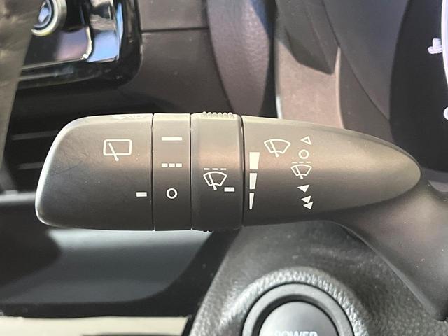 ヤリスクロス ハイブリッドＺ　純正８型ナビ　全周囲カメラ　衝突被害軽減システム　レーダークルーズ　禁煙車　電動リアゲート　シートヒーター　パワーシート　ドラレコ　コーナーセンサー　スマートキー　ＬＥＤヘッド　ＥＴＣ２．０（33枚目）