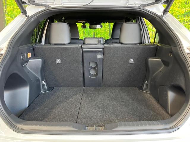 ヤリスクロス ハイブリッドＺ　純正８型ナビ　全周囲カメラ　衝突被害軽減システム　レーダークルーズ　禁煙車　電動リアゲート　シートヒーター　パワーシート　ドラレコ　コーナーセンサー　スマートキー　ＬＥＤヘッド　ＥＴＣ２．０（48枚目）