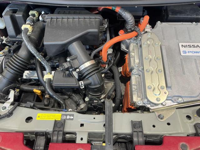 ノート ｅ－パワー　Ｘ　Ｖセレクション　ＢＩＧ－Ｘ９型ナビ　全周囲カメラ　衝突被害軽減システム　禁煙車　ドラレコ　コーナーセンサー　スマートキー　ＬＥＤ　ＥＴＣ　純正１５インチアルミ　オートライト　オートエアコン　Ｂｌｕｅｔｏｏｔｈ（18枚目）