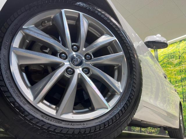 スカイライン ３５０ＧＴ　ハイブリッド　タイプＰ　純正８型ナビ　全周囲カメラ　衝突被害軽減　レーダークルーズ　禁煙車　レザーシート　ドラレコ　コーナーセンサー　スマートキー　ＬＥＤヘッド　ビルトインＥＴＣ　純正１７インチアルミ　車線逸脱警報（13枚目）