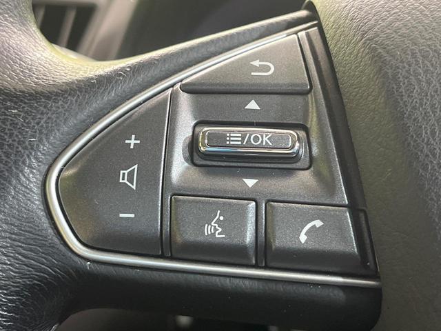 スカイライン ３５０ＧＴ　ハイブリッド　タイプＰ　純正８型ナビ　全周囲カメラ　衝突被害軽減　レーダークルーズ　禁煙車　レザーシート　ドラレコ　コーナーセンサー　スマートキー　ＬＥＤヘッド　ビルトインＥＴＣ　純正１７インチアルミ　車線逸脱警報（30枚目）