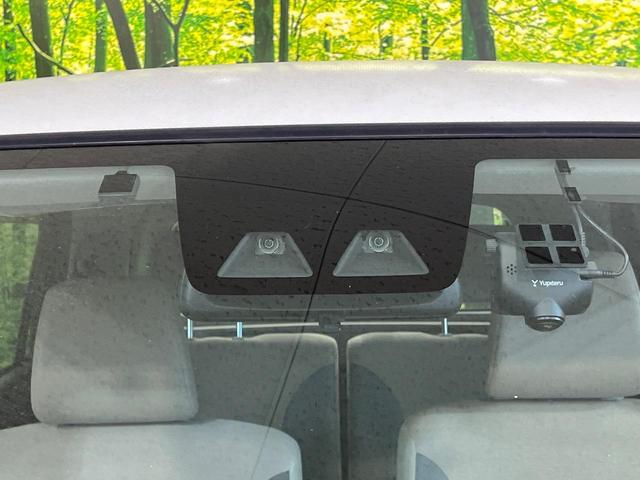 �y�X�}�[�g�A�V�X�g�z���s���ɑO���̎ԗ�����F�����A�Փ˂������Ȏ��͌x��ƃu���[�L�ŏՓˉ���Ɣ�Q�y�����A�V�X�g�B�����S�Ƀh���C�u�����y���݂��������܂��B