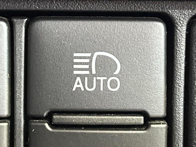 ヴォクシー ＺＳ　煌　両側電動ドア　ＢＩＧ－Ｘ１１型　後席モニター　バックカメラ　衝突被害軽減システム　禁煙車　ドラレコ　コーナーセンサー　スマートキー　ＬＥＤヘッド　ビルトインＥＴＣ　クルコン　純正１６インチアルミ（37枚目）