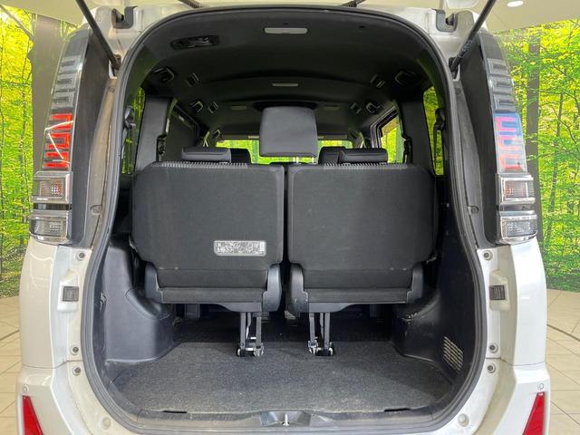 ヴォクシー ＺＳ　煌　両側電動ドア　ＢＩＧ－Ｘ１１型　後席モニター　バックカメラ　衝突被害軽減システム　禁煙車　ドラレコ　コーナーセンサー　スマートキー　ＬＥＤヘッド　ビルトインＥＴＣ　クルコン　純正１６インチアルミ（50枚目）