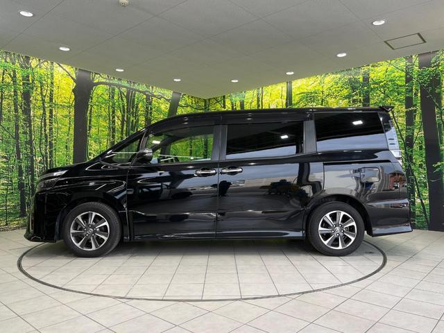 ヴォクシー ZS 煌II 両側電動ドア 後席モニター ディスプレイオーディオ 衝突被害軽減システム 禁煙車 コーナーセンサー スマートキー LEDヘッド ビルトインETC クルコン 純正16インチアルミ オートライト(56枚目)