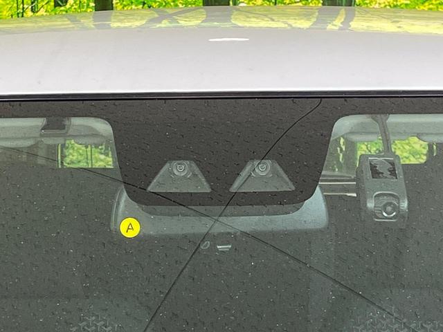 �y�X�}�[�g�A�V�X�g�z���s���ɑO���̎ԗ�����F�����A�Փ˂������Ȏ��͌x��ƃu���[�L�ŏՓˉ���Ɣ�Q�y�����A�V�X�g�B�����S�Ƀh���C�u�����y���݂��������܂��B