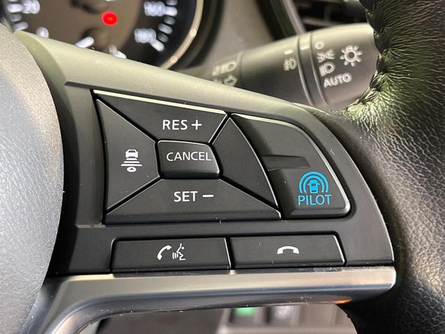 エクストレイル ２０Ｘ　４ＷＤ　純正ＳＤナビ　全周囲カメラ　デジタルミラー　プロパイロット　衝突被害軽減システム　禁煙車　電動リアゲート　コーナーセンサー　スマートキー　ＬＥＤヘッド　ルーフレール（4枚目）