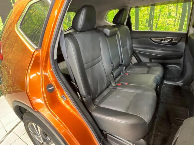 エクストレイル ２０Ｘ　４ＷＤ　純正ＳＤナビ　全周囲カメラ　デジタルミラー　プロパイロット　衝突被害軽減システム　禁煙車　電動リアゲート　コーナーセンサー　スマートキー　ＬＥＤヘッド　ルーフレール（9枚目）