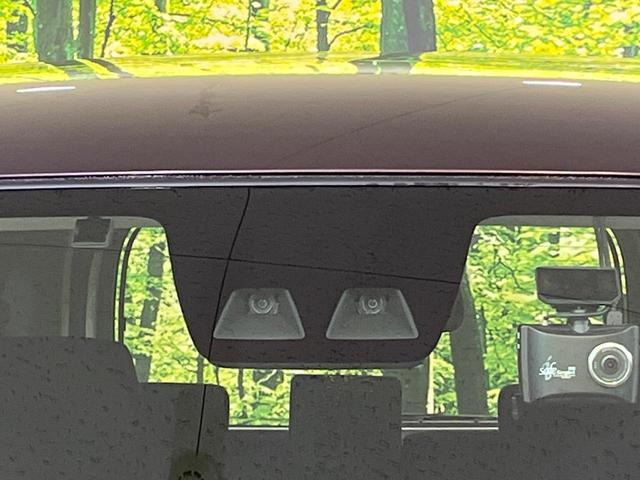 �y�X�}�[�g�A�V�X�g�z���s���ɑO���̎ԗ�����F�����A�Փ˂������Ȏ��͌x��ƃu���[�L�ŏՓˉ���Ɣ�Q�y�����A�V�X�g�B�����S�Ƀh���C�u�����y���݂��������܂��B