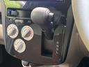 Ｅ　ｅ－アシスト　ＳＤナビ　バックカメラ　禁煙車　シートヒーター　ＥＴＣ　ＣＤ　地デジ　トラクションコントロール　電動格納ミラー　アームレスト　ドアバイザー　プライバシーガラス（22枚目）