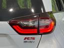 ｅ：ＨＥＶ　ＲＳ　ＨｏｎｄａＣＯＮＥＣＴディスプレイ　バックカメラ　レーダークルーズ　禁煙車　ドラレコ　コーナーセンサー　スマートキー　ＬＥＤヘッド　ＥＴＣ２．０　オートハイビーム　車線逸脱警報（46枚目）