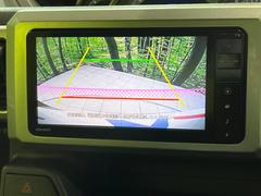 【バックカメラ】駐車時に後方がリアルタイム映像で確認できます。大型商業施設や立体駐車場での駐車時や、夜間のバック時に大活躍！運転スキルに関わらず、今や必須となった装備のひとつです！ 4