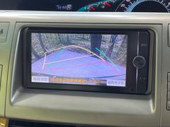 【バックカメラ】駐車時に後方がリアルタイム映像で確認できます。大型商業施設や立体駐車場での駐車時や、夜間のバック時に大活躍！運転スキルに関わらず、今や必須となった装備のひとつです！ 4