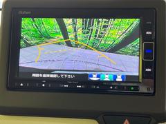 【バックカメラ】駐車時に後方がリアルタイム映像で確認できます。大型商業施設や立体駐車場での駐車時や、夜間のバック時に大活躍！運転スキルに関わらず、今や必須となった装備のひとつです！ 4