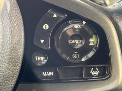 �ڥ����ץƥ��֥��롼������ȥ�����۹�®ƻϩ�Ǥ�Ĺ��Υ���Ԥ��ڤˡ�����ư��®�٤��ݤĥ��롼������ȥ����뤬�����ͷڸ������ƥ��Ϣ�Ȥ��������μ�ξ���Τ��Ƽִ֤��ݤĤ褦��®��Ĵ�ᤷ�Ƥ���ޤ����� 4