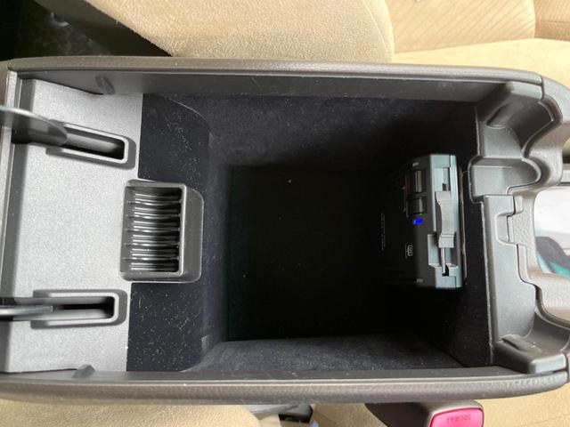 ＨＳ ＨＳ２５０ｈ　後期　純正ナビ　バックカメラ　クルーズコントロール　ＬＥＤヘッド　パワーシート　純正１７インチアルミ　革巻きステアリング　プレミアムサウンドシステム　フロントスピンドルグリル　オートエアコン　禁煙車（36枚目）