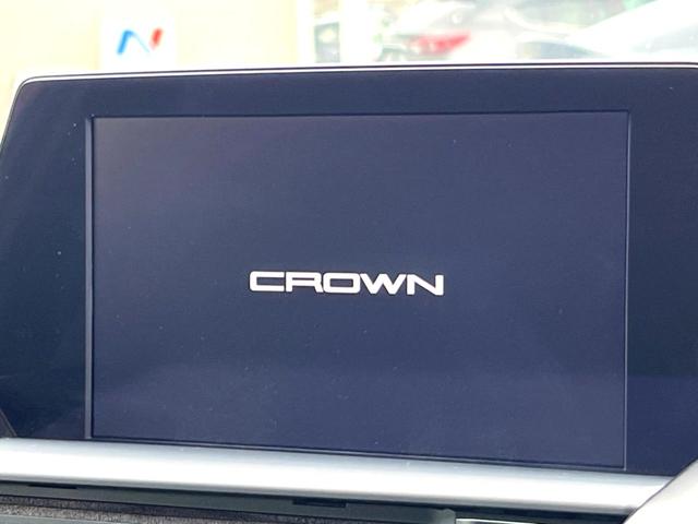クラウンハイブリッド ＲＳアドバンス　ＴＲＤエアロ（Ｆ）　ムーンルーフ　レザーシートパッケージ　セーフティパッケージプラス　デジタルインナーミラー　純正ナビ　パノラミックビュー　三眼ＬＥＤヘッド　セーフティセンス　ブラインドスポット　禁煙（6枚目）