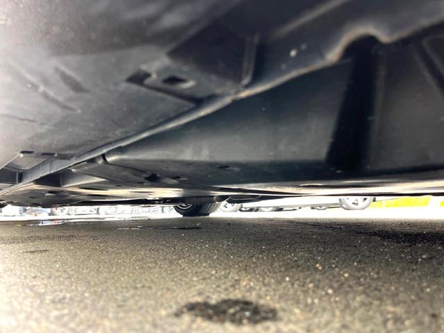 クラウンハイブリッド ＲＳアドバンス　ＴＲＤエアロ（Ｆ）　ムーンルーフ　レザーシートパッケージ　セーフティパッケージプラス　デジタルインナーミラー　純正ナビ　パノラミックビュー　三眼ＬＥＤヘッド　セーフティセンス　ブラインドスポット　禁煙（32枚目）