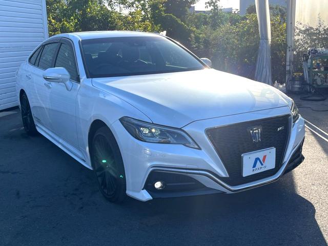 クラウンハイブリッド ＲＳ　リミテッドＩＩ　後期　セーフティパッケージプラス　黒革　セーフティセンス　純正１２．３インチナビ　パノラミックビュー　三眼ＬＥＤヘッド　パワーシート　シートベンチレーション　純正１８インチＡＷ　革巻きステアリング（17枚目）