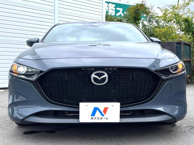 ＭＡＺＤＡ３ファストバック １５Ｓツーリング　６ＭＴ　スマートブレーキサポート　８．８インチマツダコネクト　バックカメラ　ブラインドスポット　ＬＥＤヘッド　レーンキープアシスト　純正１８インチＡＷ　革巻きステアリング　クリアランスソナー　禁煙車（13枚目）