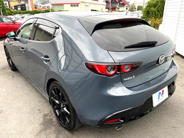 ＭＡＺＤＡ３ファストバック １５Ｓツーリング　６ＭＴ　スマートブレーキサポート　８．８インチマツダコネクト　バックカメラ　ブラインドスポット　ＬＥＤヘッド　レーンキープアシスト　純正１８インチＡＷ　革巻きステアリング　クリアランスソナー　禁煙車（27枚目）