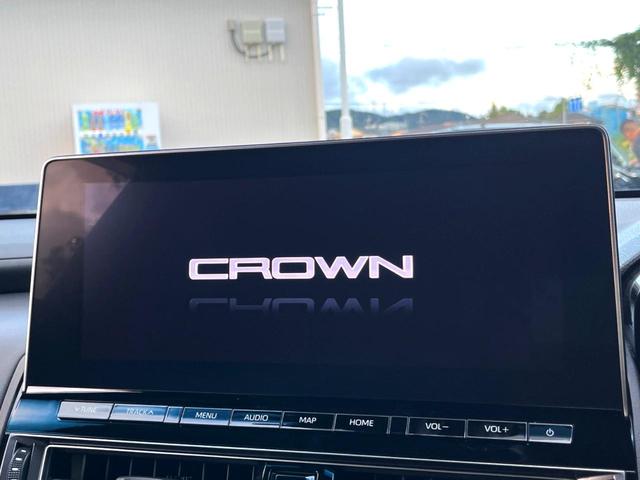 クラウンハイブリッド ＲＳアドバンス　ムーンルーフ　ＴＲＤフルエアロ　セーフティパッケージプラス　黒革　純正ナビ　パノラミックビュー　セーフティセンス　三眼ＬＥＤヘッド　ブラインドスポット　レーダークルーズ　シートベンチレーション　禁煙車（5枚目）