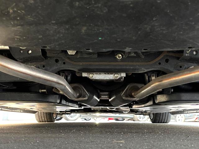 クラウンハイブリッド ＲＳアドバンス　ムーンルーフ　ＴＲＤフルエアロ　セーフティパッケージプラス　黒革　純正ナビ　パノラミックビュー　セーフティセンス　三眼ＬＥＤヘッド　ブラインドスポット　レーダークルーズ　シートベンチレーション　禁煙車（20枚目）