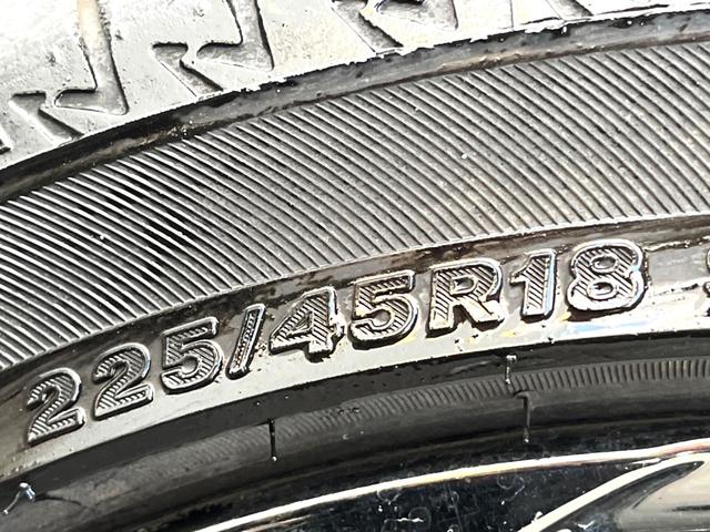 クラウンハイブリッド ＲＳアドバンス　ムーンルーフ　ＴＲＤフルエアロ　セーフティパッケージプラス　黒革　純正ナビ　パノラミックビュー　セーフティセンス　三眼ＬＥＤヘッド　ブラインドスポット　レーダークルーズ　シートベンチレーション　禁煙車（24枚目）