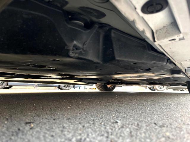 クラウンハイブリッド ＲＳアドバンス　ムーンルーフ　ＴＲＤフルエアロ　セーフティパッケージプラス　黒革　純正ナビ　パノラミックビュー　セーフティセンス　三眼ＬＥＤヘッド　ブラインドスポット　レーダークルーズ　シートベンチレーション　禁煙車（35枚目）