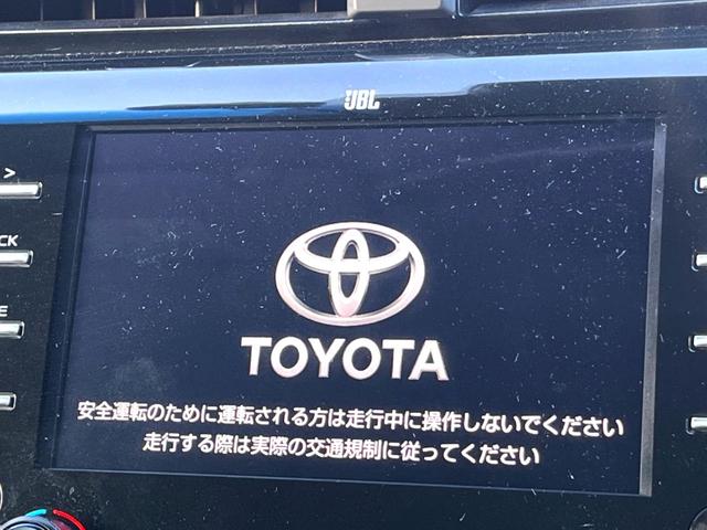 カムリ WSブラックエディション 特別仕様車 JBLサウンドシステム セーフティセンス 純正8インチディスプレイオーディオ バックカメラ 黒革 パワーシート シートヒーター LEDヘッド 純正18インチAW 革巻きステアリング 禁煙車(3枚目)