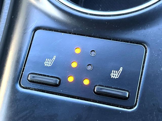 カムリ WSブラックエディション 特別仕様車 JBLサウンドシステム セーフティセンス 純正8インチディスプレイオーディオ バックカメラ 黒革 パワーシート シートヒーター LEDヘッド 純正18インチAW 革巻きステアリング 禁煙車(7枚目)