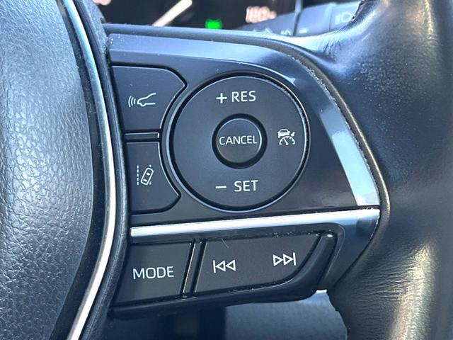 カムリ WSブラックエディション 特別仕様車 JBLサウンドシステム セーフティセンス 純正8インチディスプレイオーディオ バックカメラ 黒革 パワーシート シートヒーター LEDヘッド 純正18インチAW 革巻きステアリング 禁煙車(8枚目)