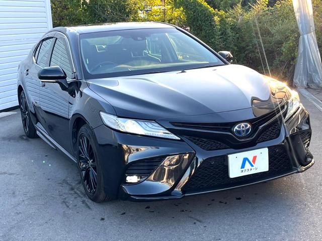 カムリ WSブラックエディション 特別仕様車 JBLサウンドシステム セーフティセンス 純正8インチディスプレイオーディオ バックカメラ 黒革 パワーシート シートヒーター LEDヘッド 純正18インチAW 革巻きステアリング 禁煙車(18枚目)