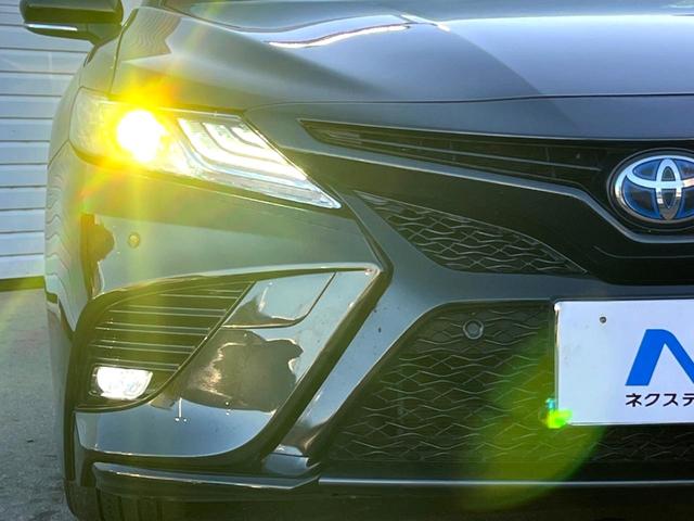 カムリ WSブラックエディション 特別仕様車 JBLサウンドシステム セーフティセンス 純正8インチディスプレイオーディオ バックカメラ 黒革 パワーシート シートヒーター LEDヘッド 純正18インチAW 革巻きステアリング 禁煙車(25枚目)