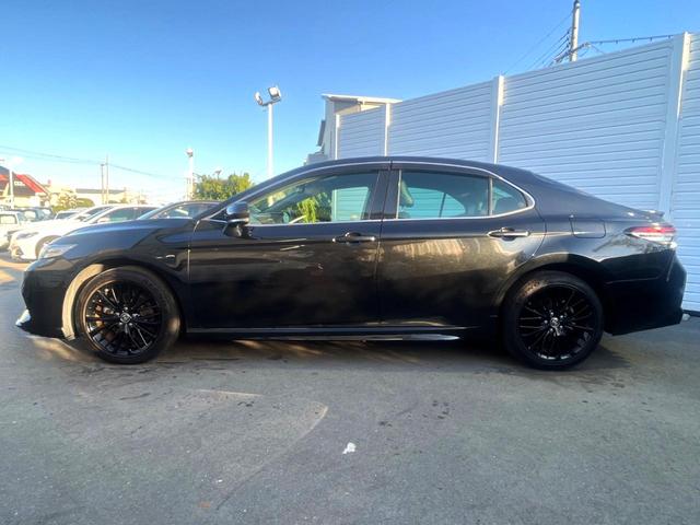 カムリ WSブラックエディション 特別仕様車 JBLサウンドシステム セーフティセンス 純正8インチディスプレイオーディオ バックカメラ 黒革 パワーシート シートヒーター LEDヘッド 純正18インチAW 革巻きステアリング 禁煙車(28枚目)