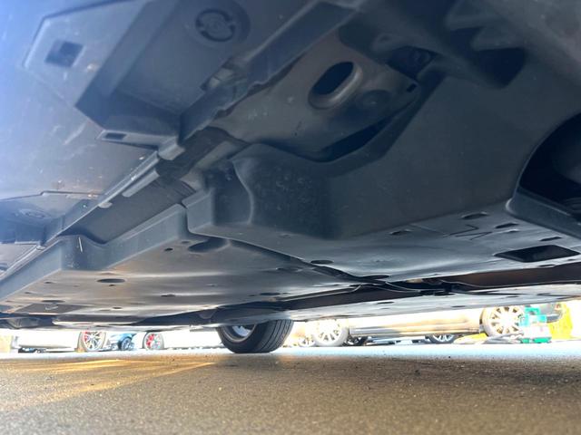 カムリ WSブラックエディション 特別仕様車 JBLサウンドシステム セーフティセンス 純正8インチディスプレイオーディオ バックカメラ 黒革 パワーシート シートヒーター LEDヘッド 純正18インチAW 革巻きステアリング 禁煙車(36枚目)